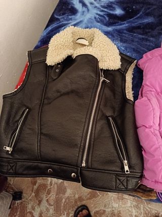 Chaqueta de plumas y chaqueta negra mujer