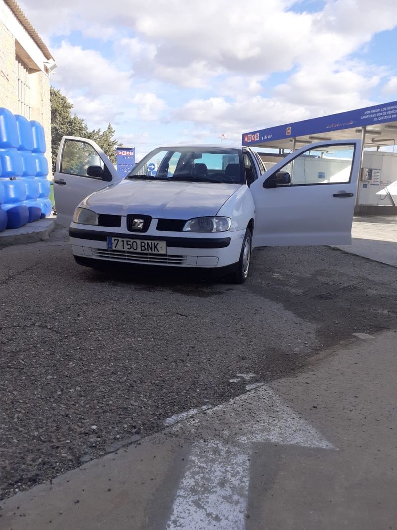 SEAT Cordoba 2002 - foto 1