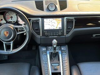 PORSCHE Macan Turbo