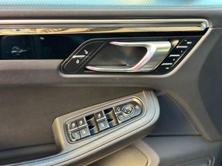PORSCHE Macan Turbo