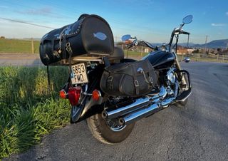 Yamaha 1100 Custom negra. Perfecto estado