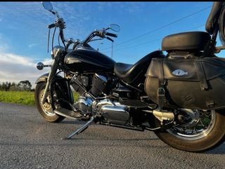 Yamaha 1100 Custom negra. Perfecto estado