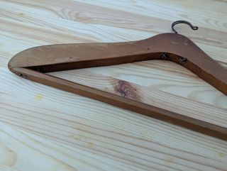 Percha antigua madera J. Pablo y Blanco