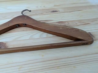 Percha antigua madera J. Pablo y Blanco