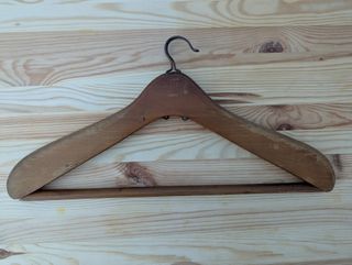 Percha antigua madera J. Pablo y Blanco