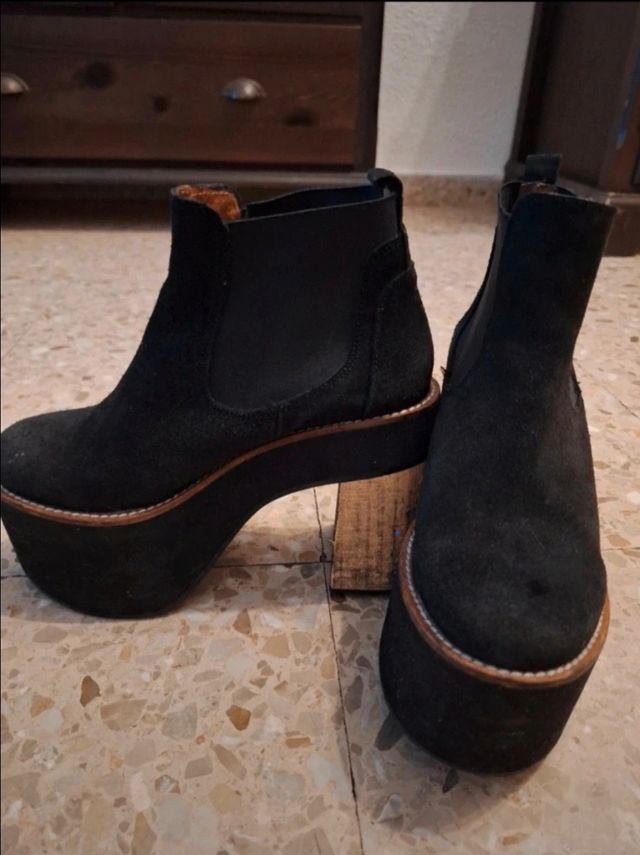 Botines plataforma Yellowshop negros