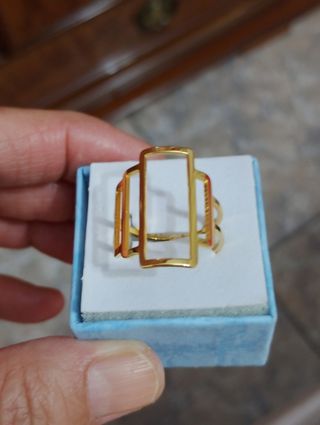 Anillo Desigual Dorado Acero