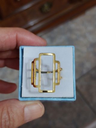 Anillo Desigual Dorado Acero