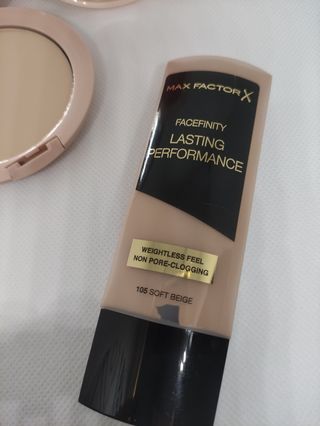Max Factor Facefinity Base Beige