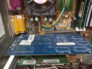 N-28, PC PENTIUM III 800eb MHZ