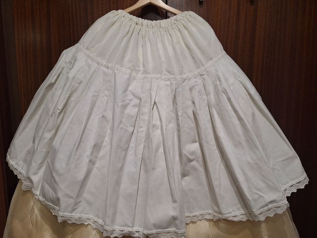 Enagua blanca con encaje
