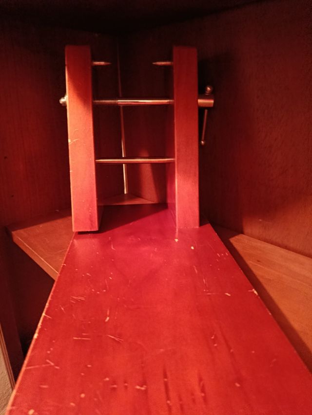 Jamonero de madera y metal