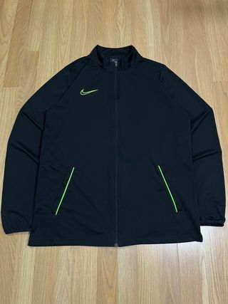 Chaqueta deportiva Nike Dri Fit talla XL