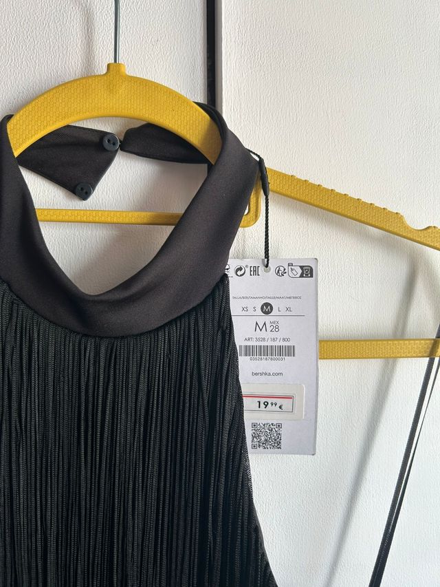 Top Bershka flecos negro talla M