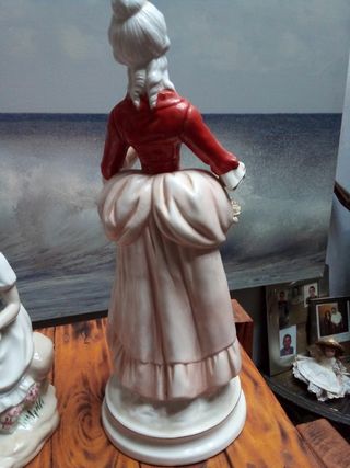 Statuine in porcellana