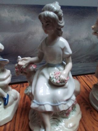 Statuine in porcellana