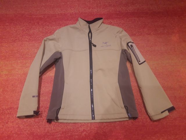 Cazadora seminueva Arc'teryx Windstopper M