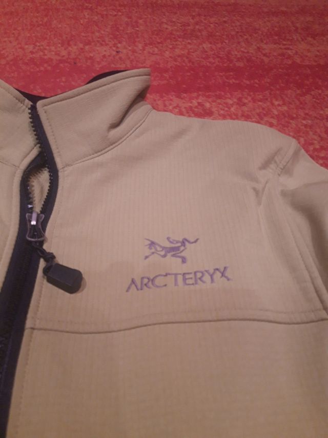Cazadora seminueva Arc'teryx Windstopper M