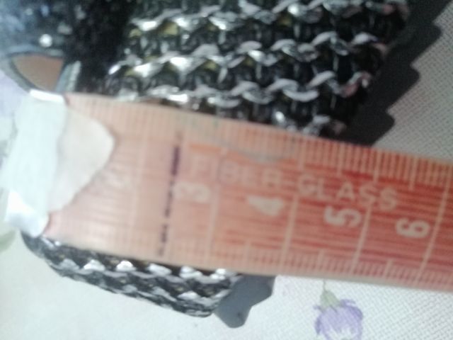 Sandalias de cuña negras y plateadas. Ver medidas.