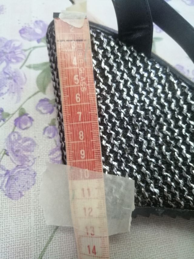 Sandalias de cuña negras y plateadas. Ver medidas.