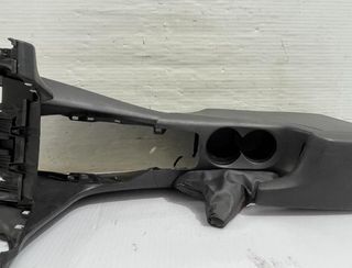 Consola central mazda b45b64951 bhn164951 3 143519