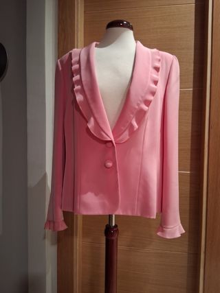 Chaqueta de vestir fucsia con volantes