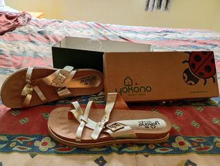 Sandalias Yokono Plateadas Mujer