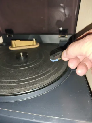 Equipo de música Nokia con tocadiscos