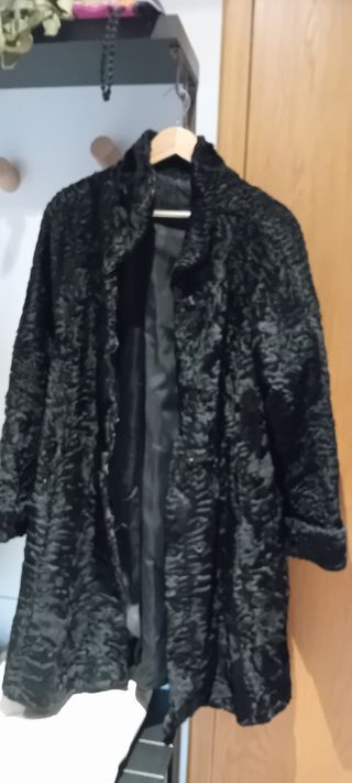 Abrigo de Astracán Negro