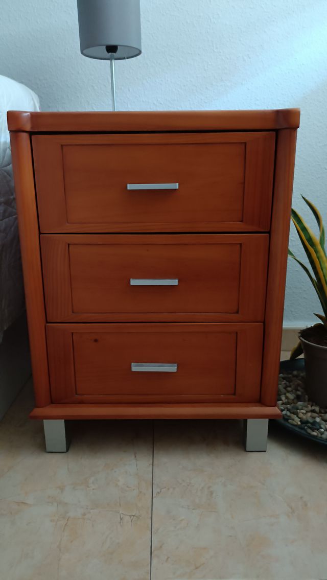 Juego 2 Mesitas Noche Madera y Metal