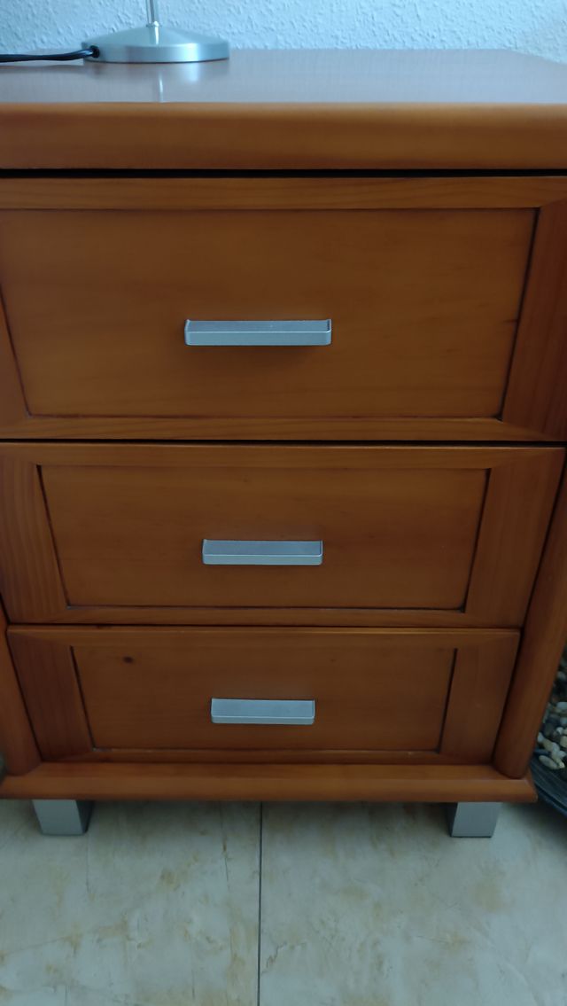 Juego 2 Mesitas Noche Madera y Metal