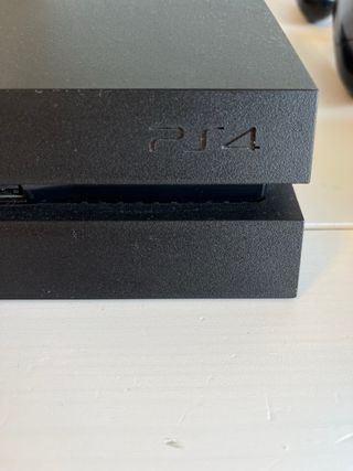 PS4 (PlayStation 4) con 2 mandos