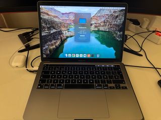 MacBook Pro 13 M2 8GB 256GB Plata