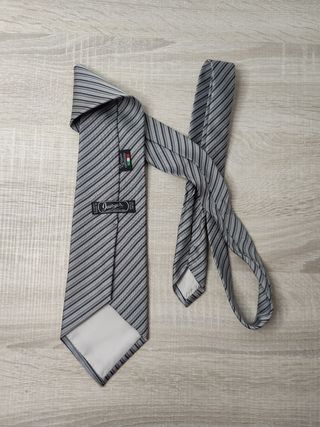 Corbata Juargis  gris con rayas