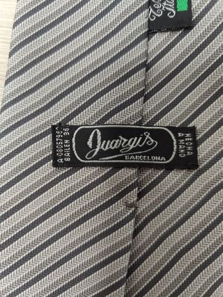 Corbata Juargis  gris con rayas