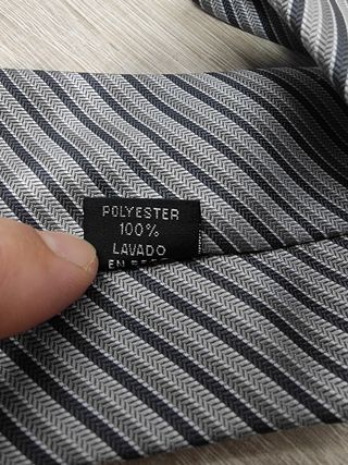 Corbata Juargis  gris con rayas