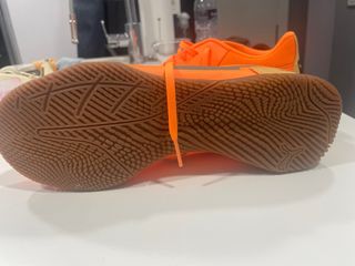 Zapatillas de fútbol sala Puma naranjas