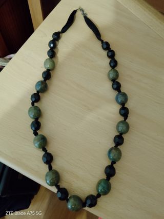 Precioso collar de cuentas verdes y negras REGALO