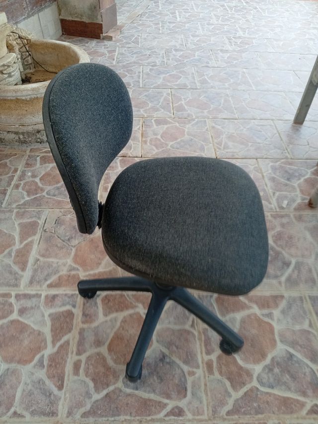 Silla de estudio negra
