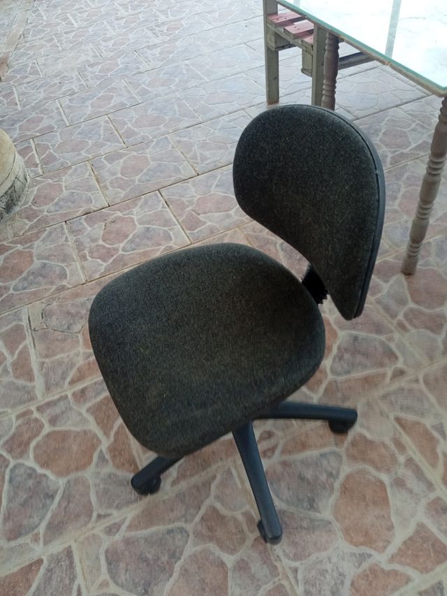 Silla de estudio negra