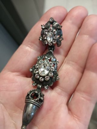 Conjunto Baturra Pendientes y Sofocante