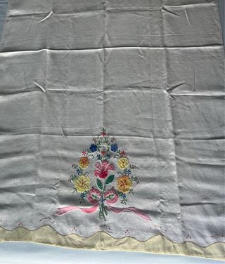 Telo in lino ricamato con fiori