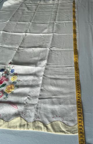 Telo in lino ricamato con fiori