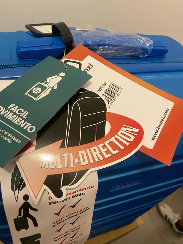 Maleta Benzi mediana rígida azul sin estrenar