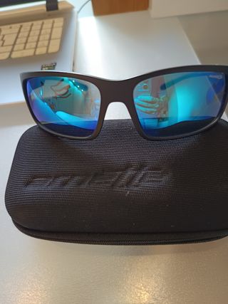Gafas de sol Arnette negras