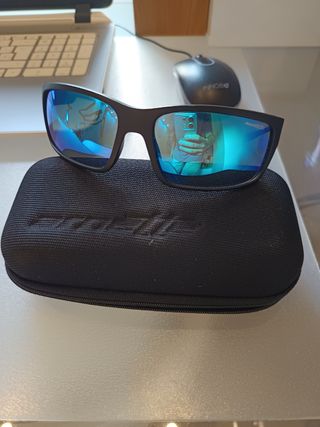 Gafas de sol Arnette negras