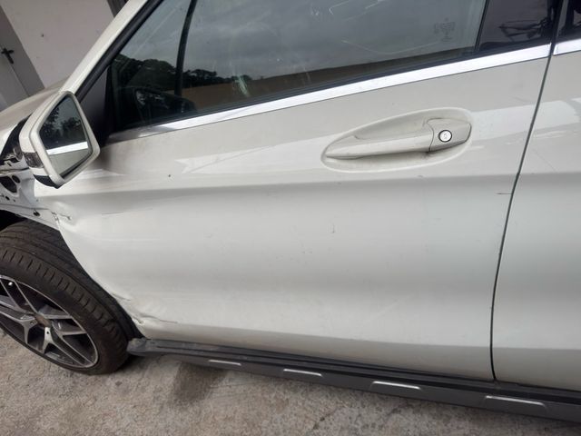 Puerta Delantera Conductor a Reparar Mercedes gla