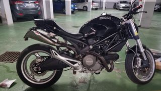 Ducati Monster 696