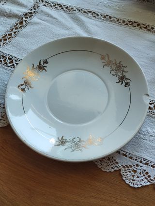 3 PLATOS INGLESES DE PORCELANA FINA