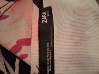 Vestido estampado floral fucsia y negro